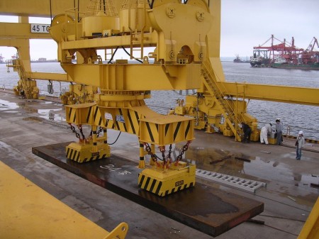 IN TESTATA-magneti elettro permanenti speciali.JPG